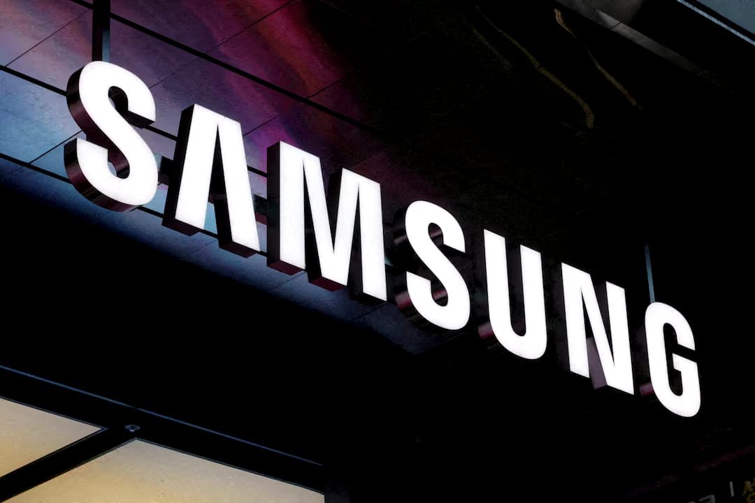 Samsung Shares Surge 8% as AI Boom Fuels Chip Demand and Supply Shortage Concerns Samsung Electronics logo at the company’s technology store in Seoul
