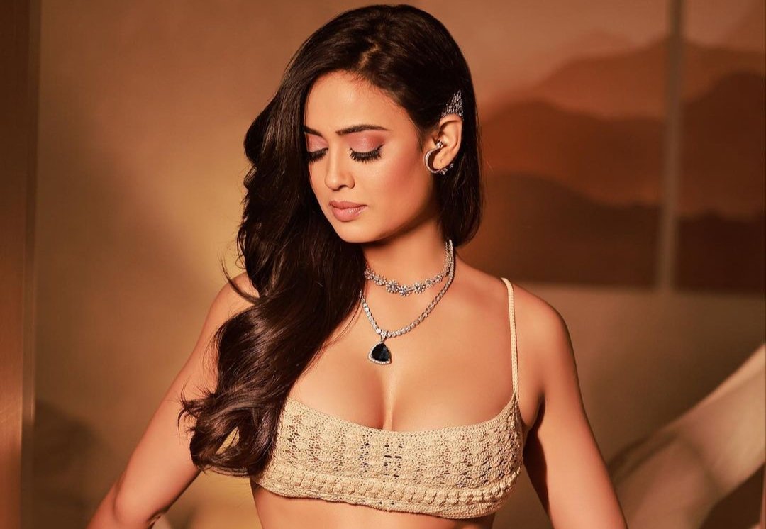 Shweta Tiwari Reveals Relationship Mistakes, Emotional Dependence Shweta Tiwari reflects on emotional dependence and relationship mistakes
