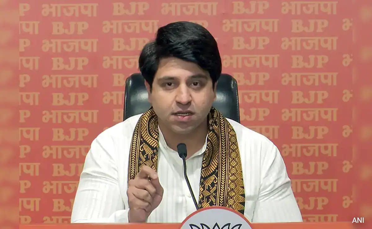 Shehzad Poonawalla Drops BJP Name From X Bio, Sparks Exit Speculation Shehzad Poonawalla sparks BJP exit speculation after changing his X bio