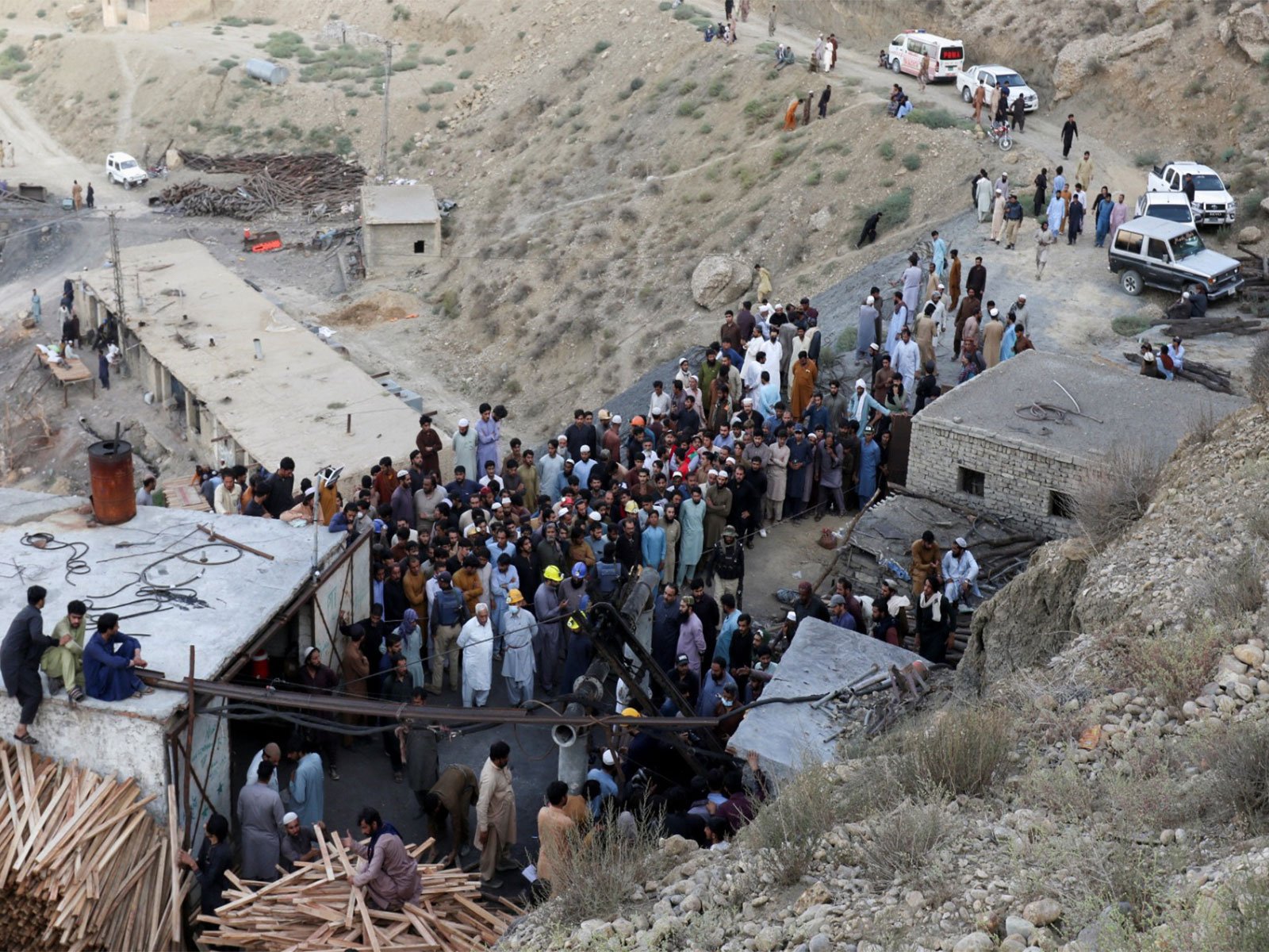 Pakistan Coal Mine Explosion Near Quetta Kills at Least 32, Two Miners Missing Rescue teams search a coal mine near Quetta after a deadly methane gas explosion