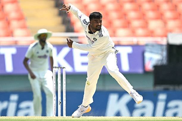 Manav Suthar Set for Warwickshire Return After Sri Lanka Tests Manav Suthar bowling for Warwickshire in County Championship cricket
