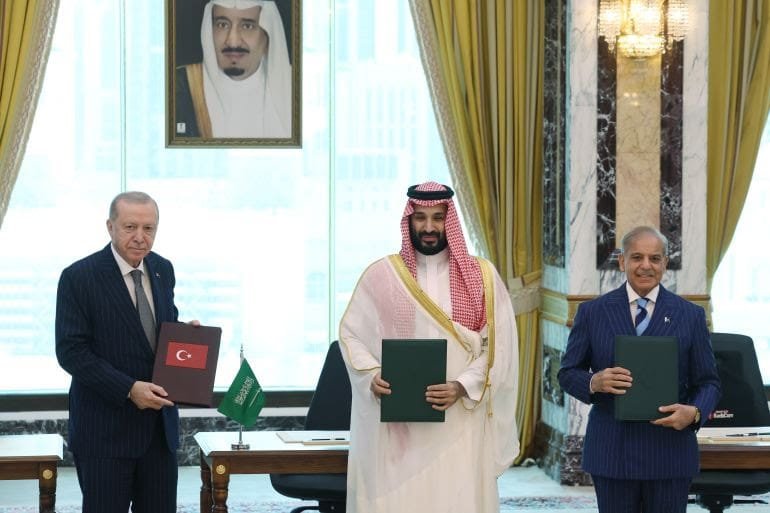 Saudi Arabia, Pakistan and Türkiye Sign Mecca Joint Defence Agreement Amid Regional Security Challenges Leaders of Saudi Arabia, Pakistan and Türkiye during the signing of the Mecca Joint Defence Agreement.