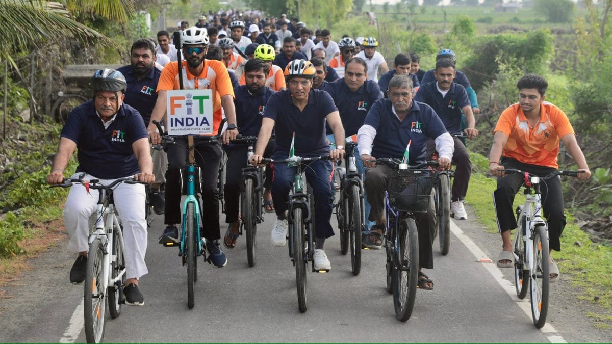 Fit India Sundays on Cycle Takes Drug-Free India Message Across the Country Fit India Sundays on Cycle 2026 promotes Nasha Mukt Bharat across India