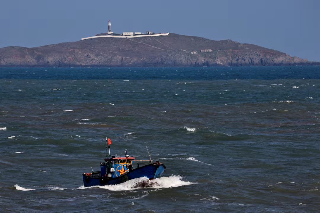Taiwan Calls China’s Taiwan Strait Traffic Order ‘Ridiculous’ Chinese fishing boat sailing across the Taiwan Strait near Fujian province