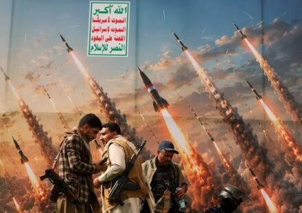 Houthi supporters gather in Sanaa as tensions escalate following missile and drone attacks on Yemeni government forces.