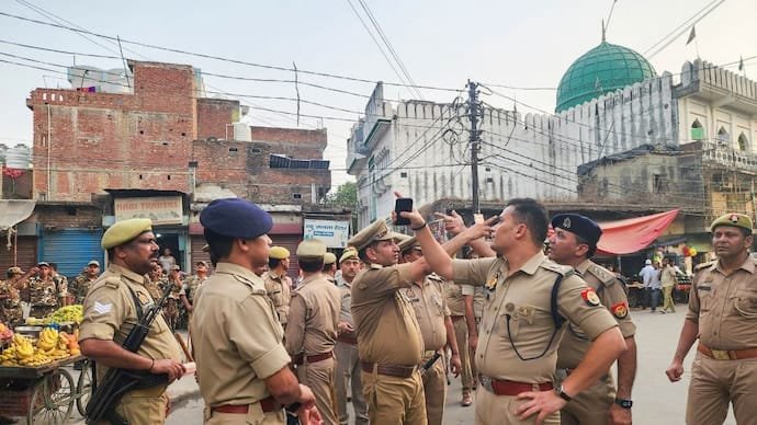 Sambhal Violence Report: Judicial Probe Gives BJP Fresh Political Edge as SP Rejects Findings Ahead of UP Polls Judicial commission report on the Sambhal violence sparks political confrontation between BJP and Samajwadi Party.