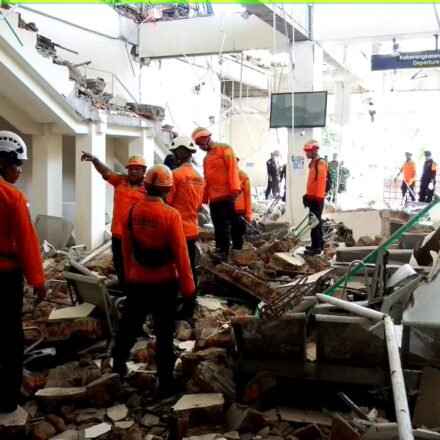 Indonesia earthquake magnitude 7.7 causes deaths and building damage in East Nusa Tenggara