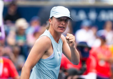 Iga Swiatek reaches Canadian Open final after beating Elina Svitolina