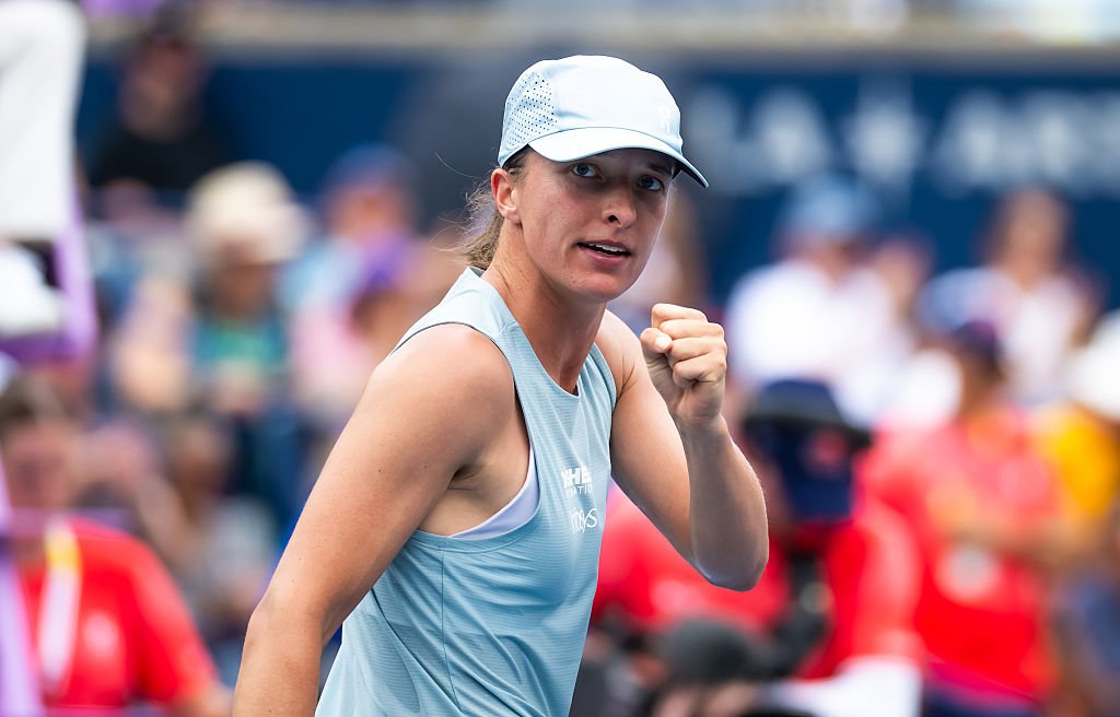 Swiatek Fights Back to Reach First Final of 2026 at Canadian Open Iga Swiatek reaches Canadian Open final after beating Elina Svitolina