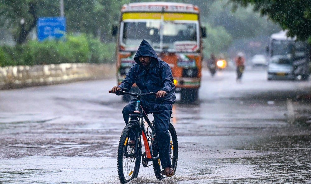 Chennai Rain Alert: Heavy Showers Possible in Hill Districts Chennai rain forecast with moderate rain and thunderstorms across Tamil Nadu
