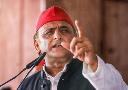 Samajwadi Party chief Akhilesh Yadav addressing a press gathering