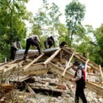 Indonesia earthquake kills 51 and forces thousands to evacuate