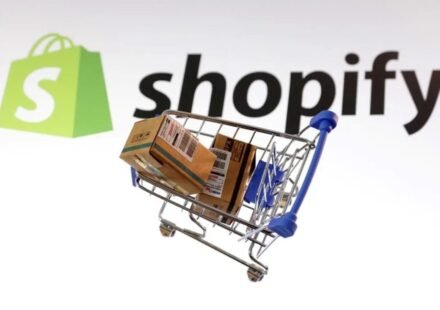 Shopify logo representing the company's strong Q2 2026 earnings and AI-driven e-commerce growth.