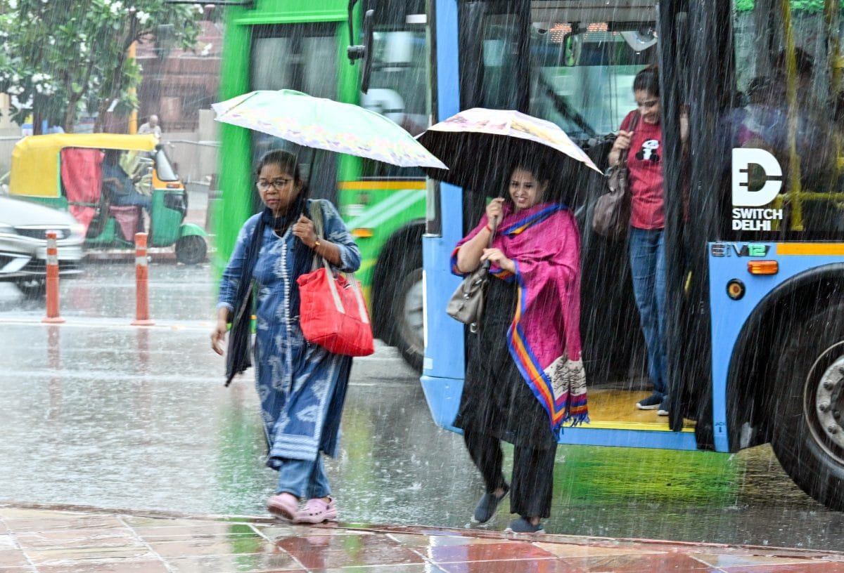 Heavy rain and waterlogging in Delhi during monsoon