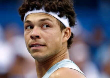 Ben Shelton celebrates after reaching the ATP Washington quarterfinals where he will face Alejandro Tabilo.