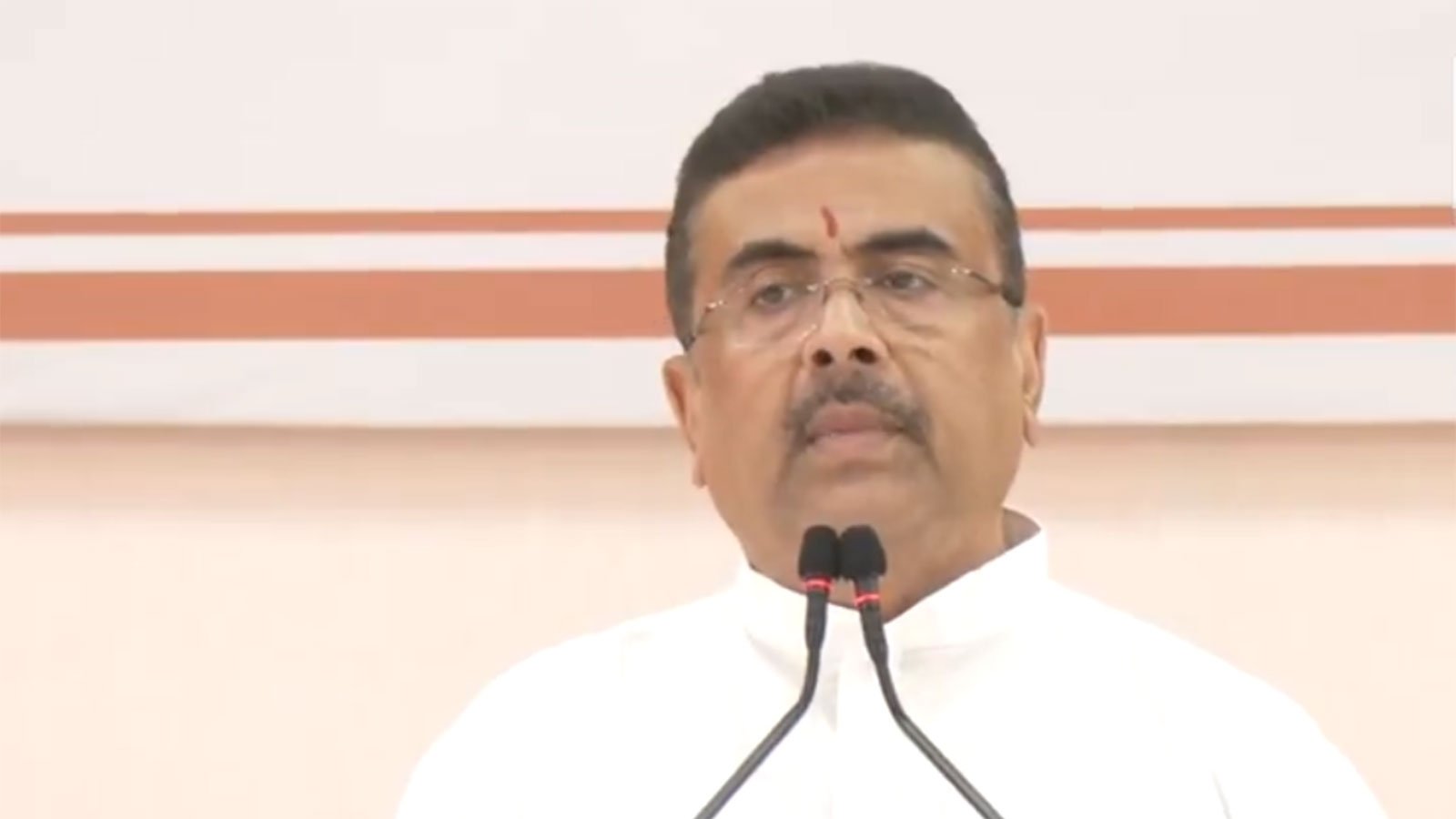 Suvendu Adhikari Warns TMC Leaders May Intimidate Asish Banerjee's Family Asish Banerjee death: Suvendu Adhikari calls for probe and examination of call records