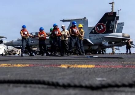 USS Lincoln mental health concerns during extended Middle East deployment
