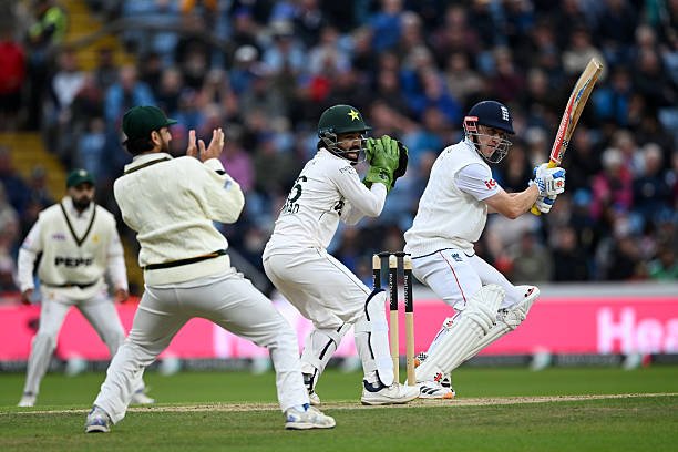 England vs Pakistan 2nd Test: England Lead by 279 Runs England vs Pakistan 2nd Test at Lord's with England leading Pakistan by 279 runs