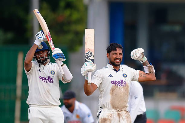 Dhruv Jurel's Century and Late Wickets Put Sri Lanka on the Back Foot India vs Sri Lanka 2nd Test as Dhruv Jurel celebrates unbeaten century