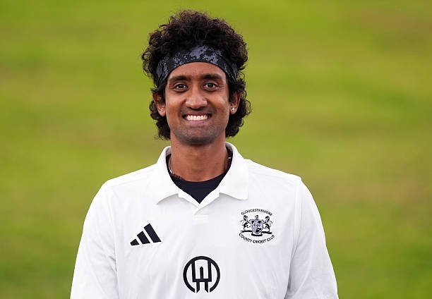 Gloucestershire vs Derbyshire मैच में Sai Kishore की पांच विकेट की शानदार गेंदबाजी
